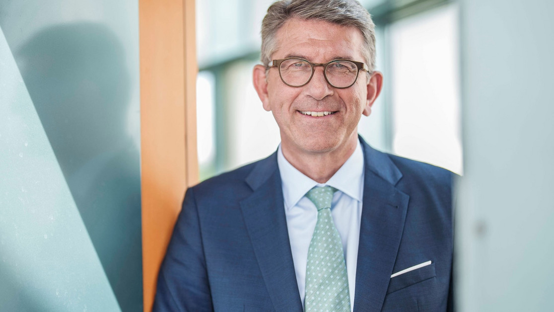Weimer hält Kurs: Digitalabgabe für Tech-Giganten soll 2026 kommen