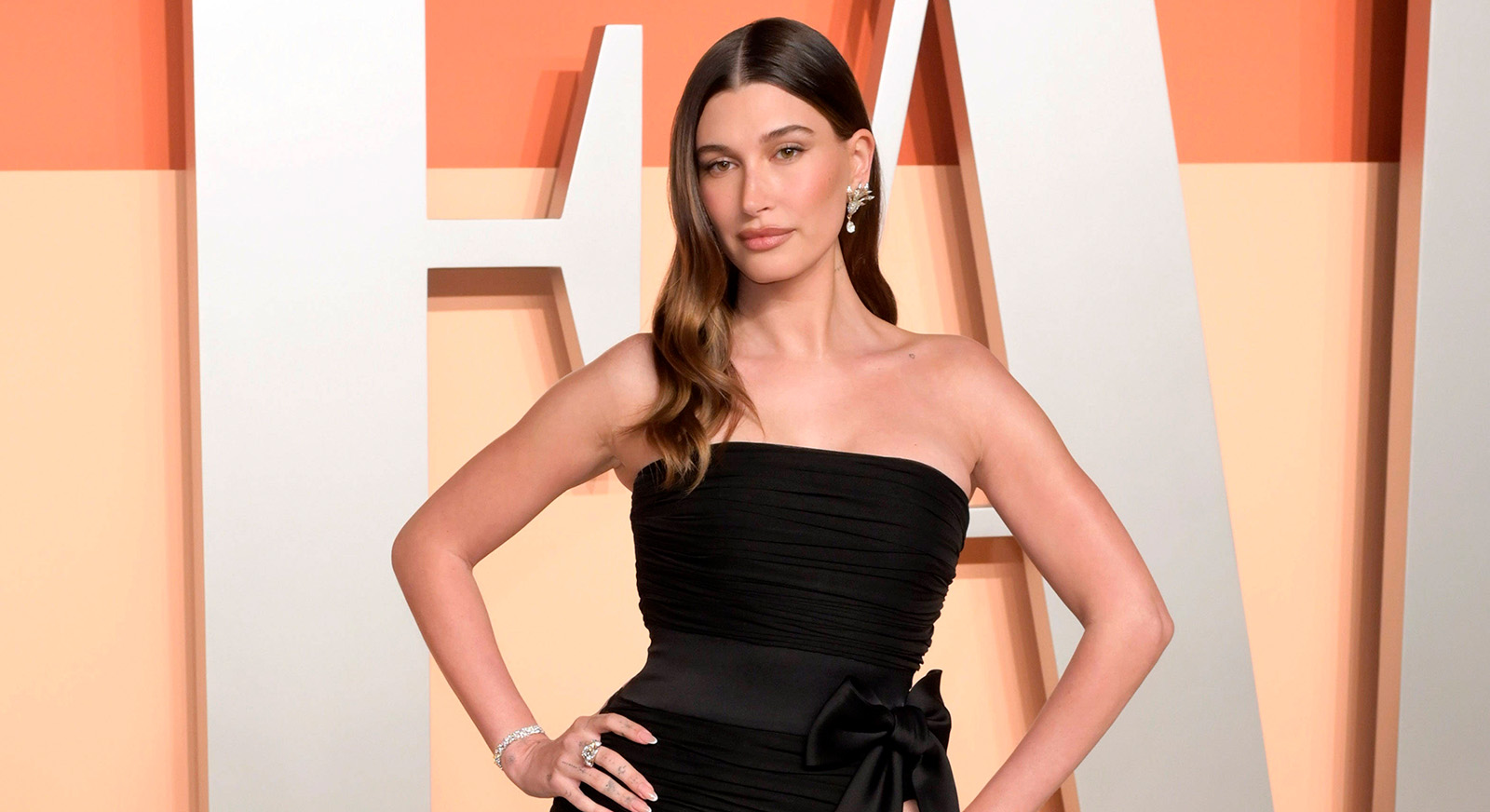 Mit Award ausgezeichnet: Hailey Bieber als Unternehmerin