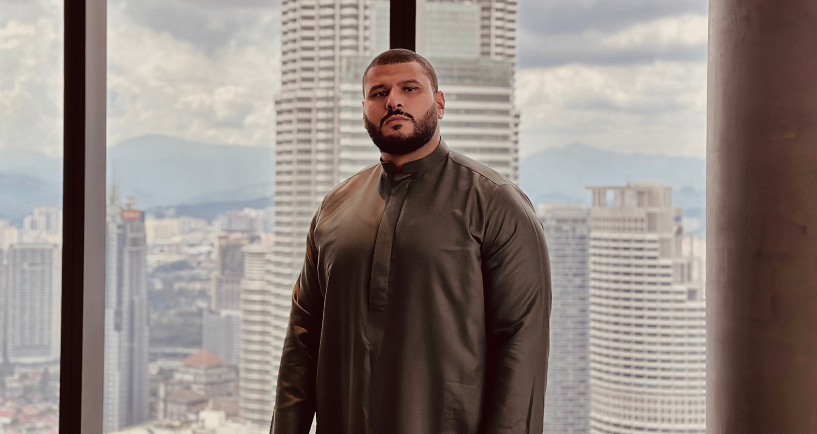 Rami-El-Ali vor Skyscraper