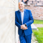 Prof. Dr. Oliver Pott im Porträt